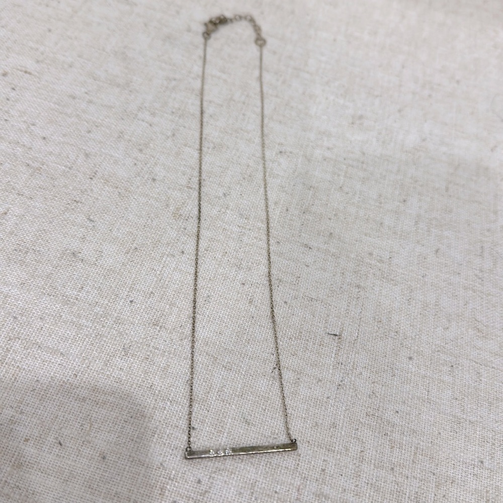 Dainty bar necklace